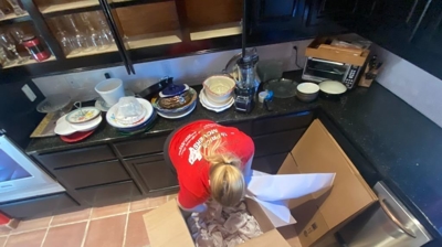Packing up a Kitchen Photo
